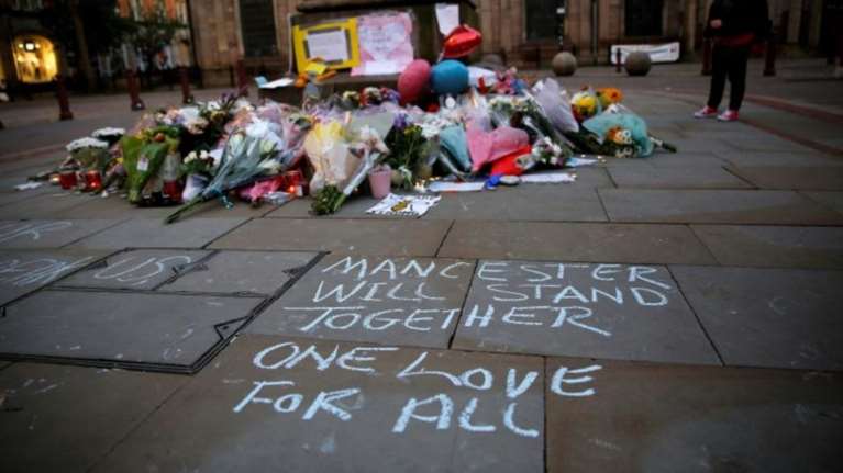 Οι σταρ της μουσικής που θα τραγουδήσουν στο Μάντσεστερ στις 4 Ιουνίου