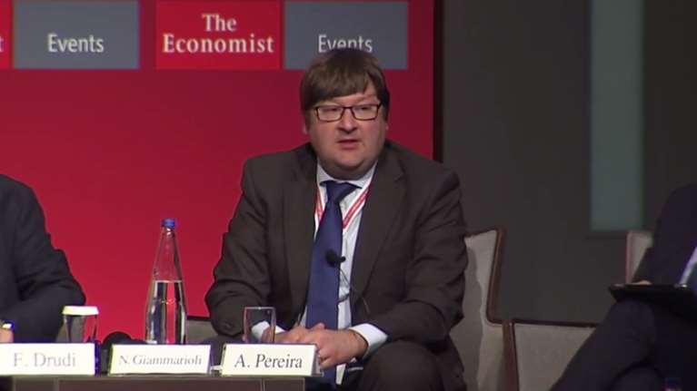 ESM: Οι μεταρρυθμίσεις όχι το χρέος είναι το κλειδί για Ελλάδα