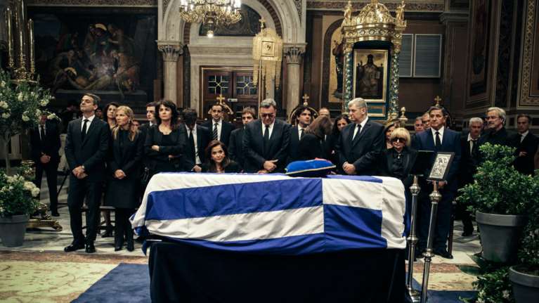 Σε κλίμα συγκίνησης το «τελευταίο αντίο» στον Κ. Μητσοτάκη