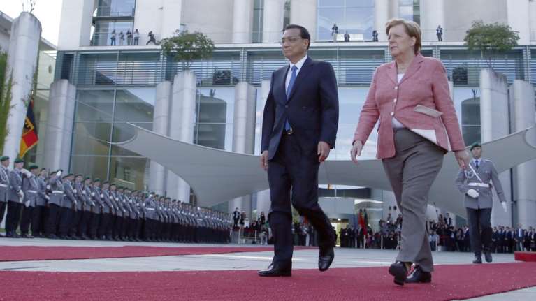 Νέος «Ψυχρός πόλεμος»: Συμμαχία Ευρώπης-Κίνας εναντίον Τραμπ