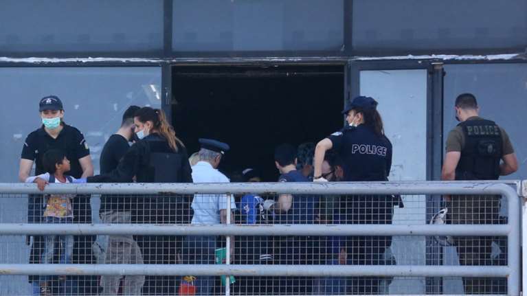 Σε εξέλιξη αστυνομική επιχείρηση εκκένωσης του Ελληνικού