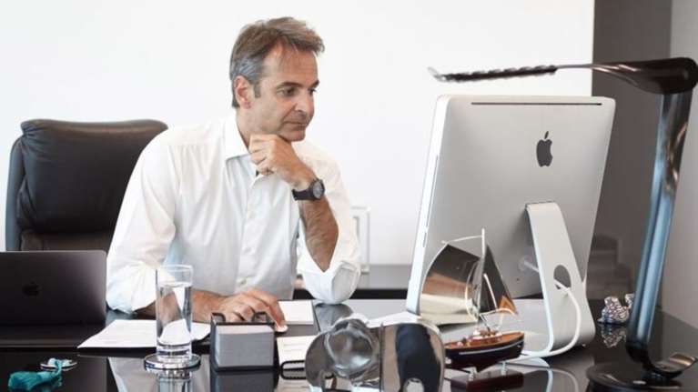 Μπαράζ συσκέψεων του Κυριάκου με τους συνεργάτες του