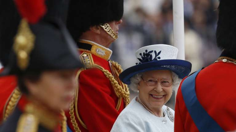 Ελισάβετ Β&#39;: Τελικά πόσα χρόνια βρίσκεται στο βρετανικό θρόνο;