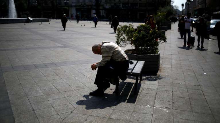 Ανάπτυξη στα χαρτιά, «ασφυξία» στην πραγματική οικονομία