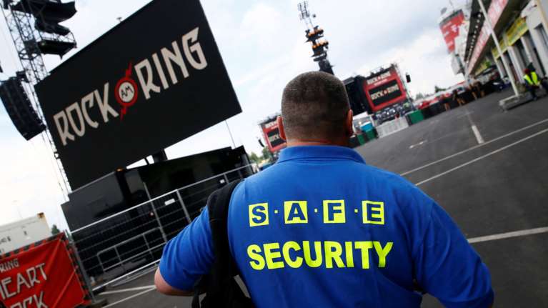 Δύο συλλήψεις για τη διακοπή συναυλίας στην Γερμανία λόγω απειλής