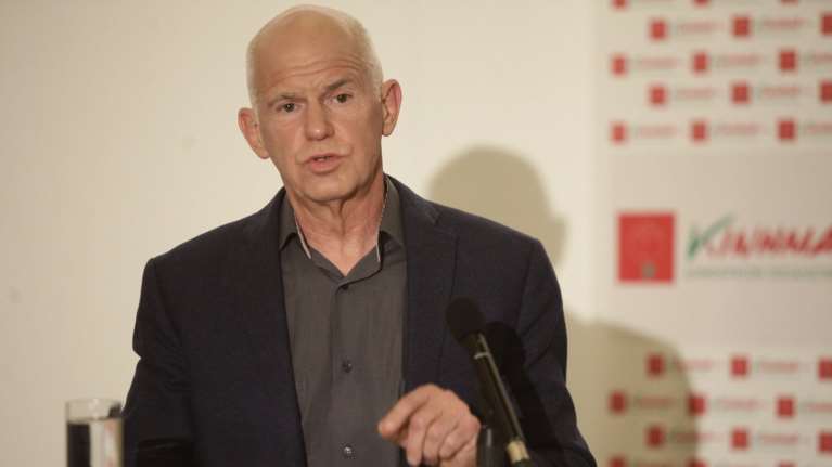 Παπανδρέου: Δεξιοί και δήθεν αριστεροί ξεπλένουν τις ευθύνες Καραμανλή