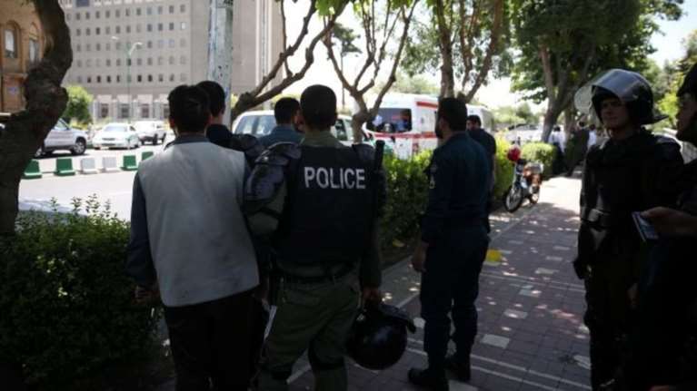 Δείτε live από την Τεχεράνη μετά τις τρομοκρατικές επιθέσεις