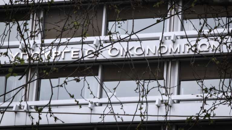 Ποια προϋπόθεση βάζει τώρα η Αθήνα για να βγει στις αγορές