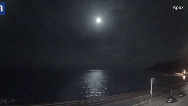 Απίστευτος μετεωρίτης σαν πύρινη μπάλα πέφτει από τον ουρανό [Βίντεο]