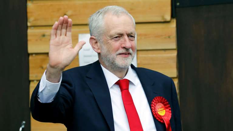 Independent: Eτσι μπορεί να γίνει πρωθυπουργός ο Τζέρεμι Κόρμπιν