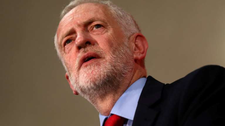 Κόρμπιν: Οι συνομιλίες για το Brexit πρέπει να συνεχιστούν