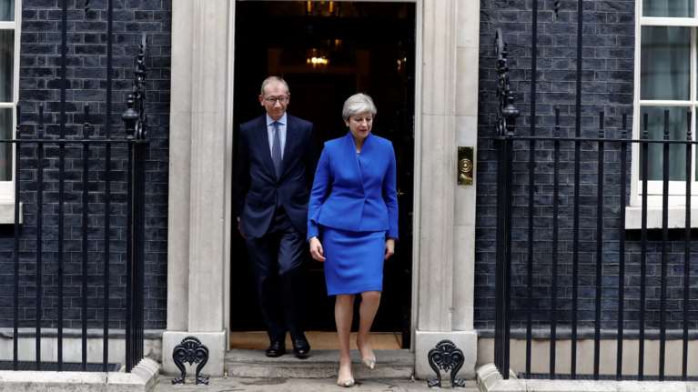 Σχηματίζει κυβέρνηση η Μέι - συμφώνησε με τους Ιρλανδούς Ενωτικούς