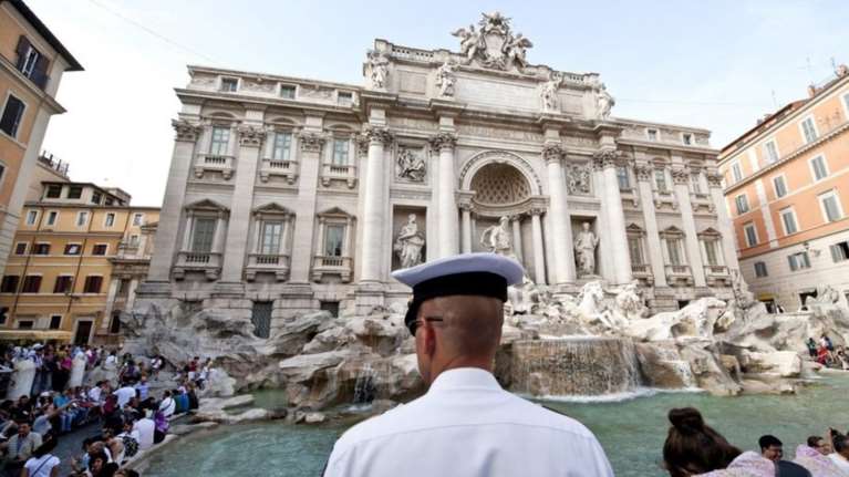 Κάνεις βουτιά στα συντριβάνια της Ρώμης; Πρόστιμο!