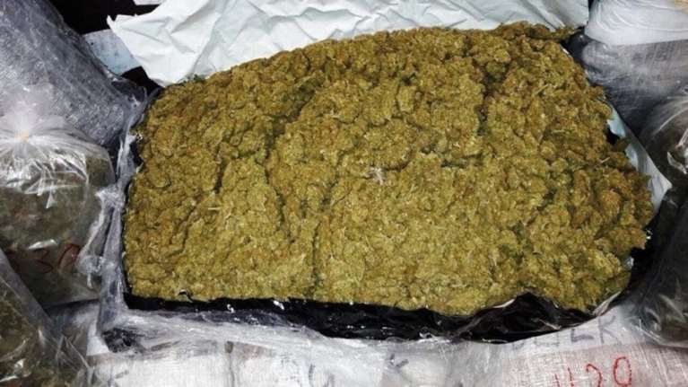 Αστυνομικός και ο πατέρας του σε κύκλωμα ναρκωτικών