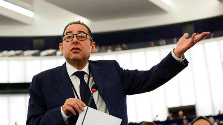 Πιτέλα: Ο Σόιμπλε να μην λέει όχι στην ελάφρυνση του χρέους