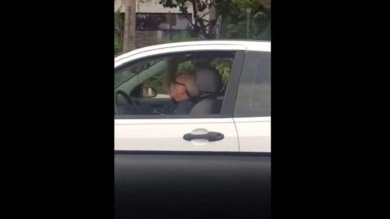 &quot;Θεός&quot; παππούς τα σπάει με τραγούδι των Metallica