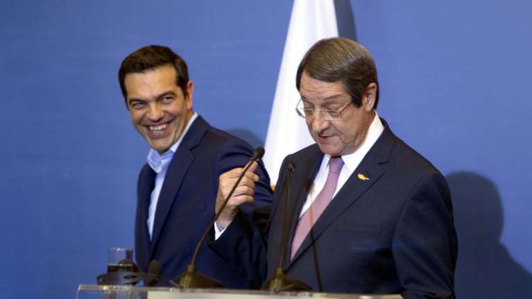 Το διφορούμενο αστείο Αναστασιάδη στον Τσίπρα για την γραβάτα