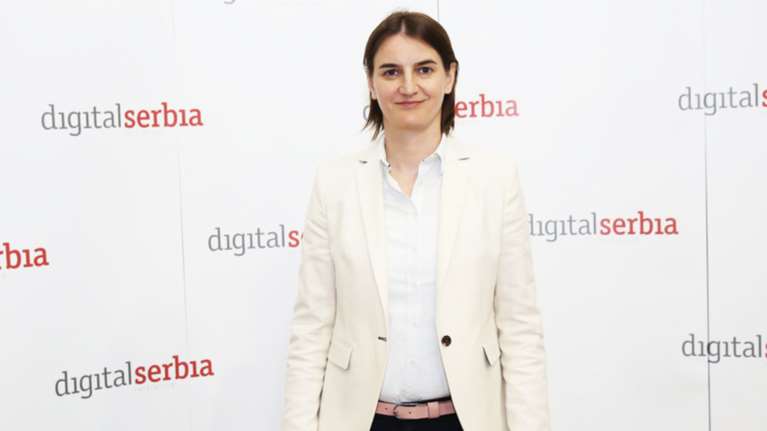 Σερβία: Η ανοικτά γκέι Άνα Μπρνάμπιτς προτάθηκε για πρωθυπουργός