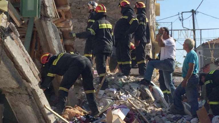 Στην ταράτσα ή στο ισόγειο θα πάει ο ένοικος 7ου ορόφου μετά τον σεισμό;