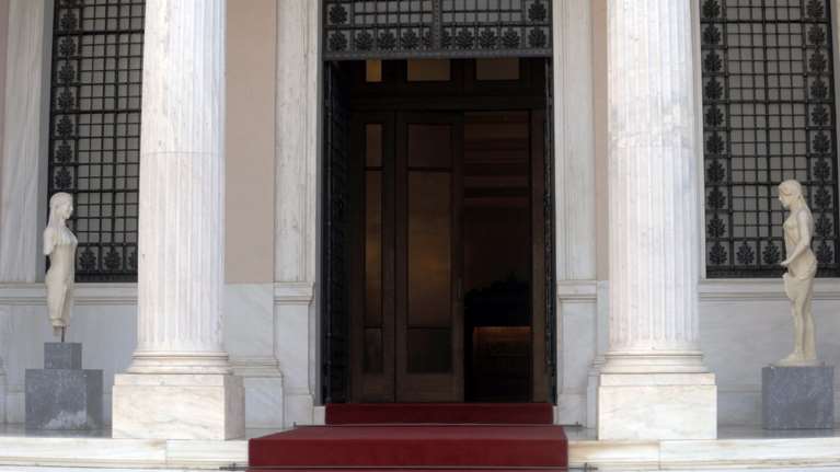 Μέγαρο Μαξίμου: «Θετικό μήνυμα στις αγορές η απόφαση του Eurogroup»