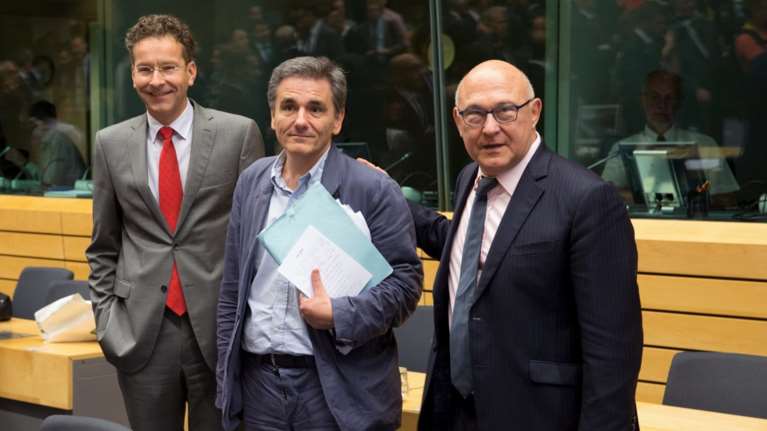 Αντί για ρύθμιση χρέους, η Αθήνα πήρε δόση και... υποσχέσεις