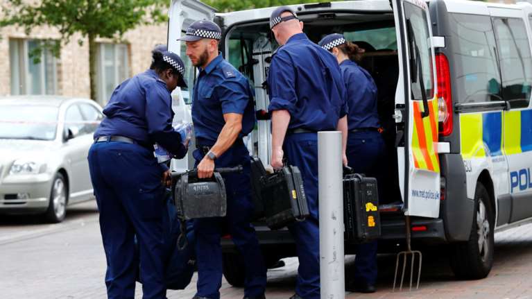 Συναγερμός στο Λονδίνο:Ανδρας με μαχαίρι κοντά στο Κοινοβούλιο