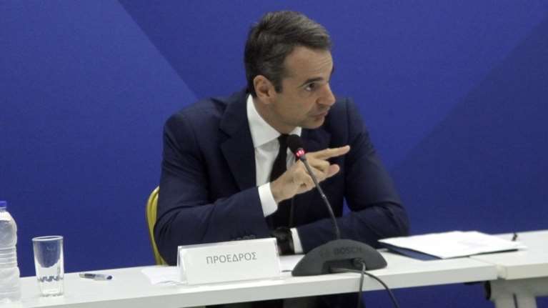 Ο Μητσοτάκης βάζει στο κάδρο τον Τσίπρα