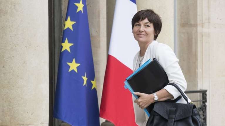 Ανίκ Ζιραρντίν: Η υπουργός του Μακρόν που «σώθηκε» με 136 ψήφους