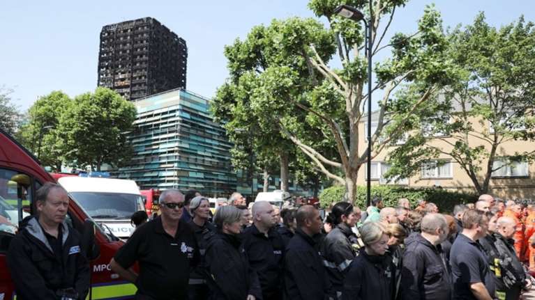 Νέα μαρτυρία για τον πύργο Γκρένφελ: 42 νεκροί σε ένα δωμάτιο