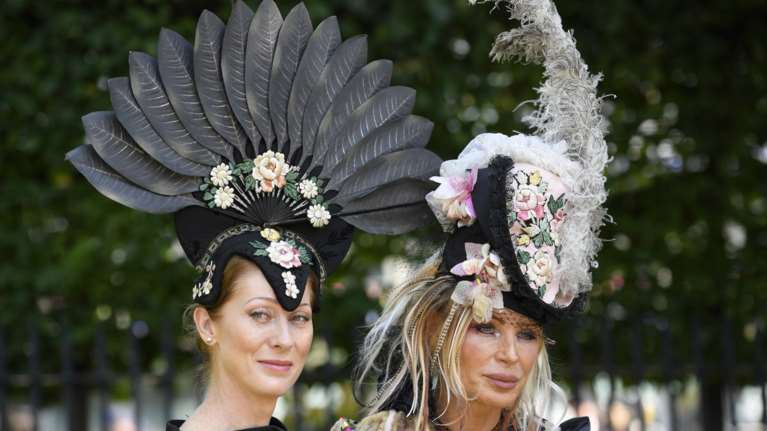 Royal Ascot: Τι γίνεται όταν κοινές θνητές το παίζουν γαλαζοαίματες...