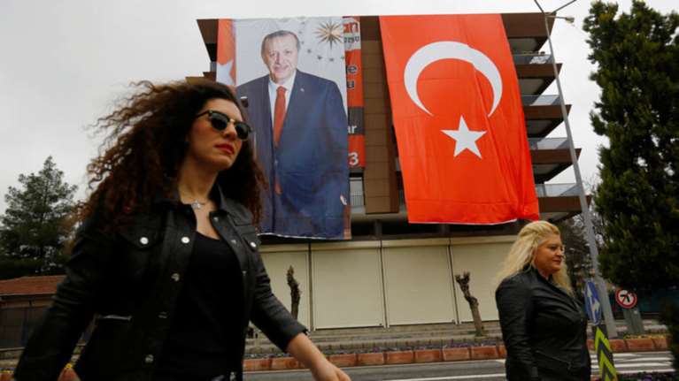 Οχι διαπραγματεύσεις με Τουρκία αν εφαρμοστεί το νέο σύνταγμα