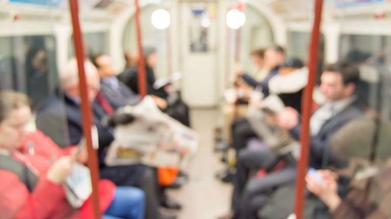 Η ανακοίνωση για το αποσμητικό στο μετρό που έγινε Viral