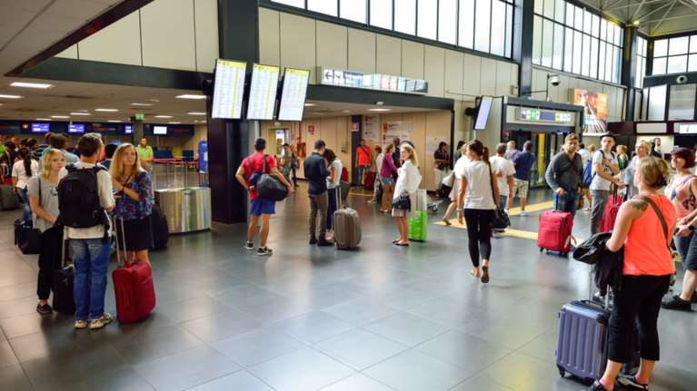 Οι Ιταλοί μεταναστεύουν μαζικά στο εξωτερικό για δουλειά