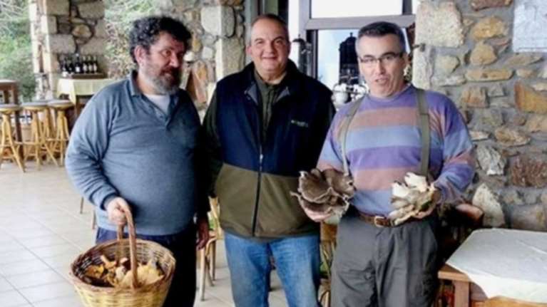 Σπάει την ...ανία ο Καραμανλής και πάει εκδρομή στην Ήπειρο