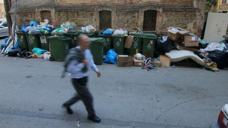 Σκουρλέτης και ΠΟΕ ΟΤΑ ψάχνουν λύση στο βουνό των σκουπιδιών