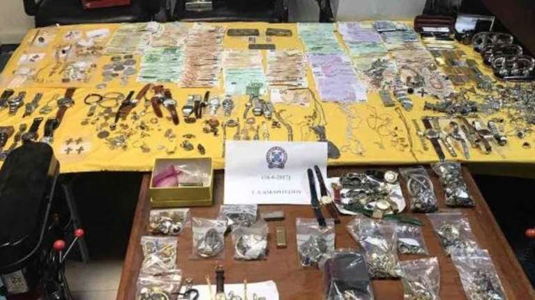 Πάνω από 700 κιλά χρυσαφικά είχαν οι «Κορλεόνε» των Ρομά