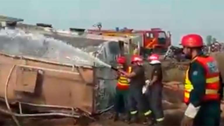 Έκρηξη βυτιοφόρου στο Πακιστάν: Κάηκαν 123 άνθρωποι [βίντεο - σοκ]