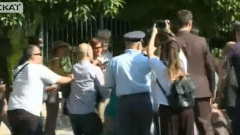 Ενταση έξω από το Μέγαρο Μαξίμου με συμβασιούχους