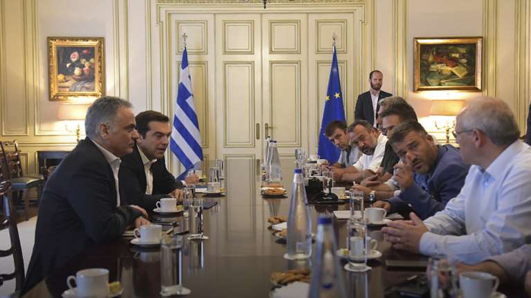 Προσλήψεις χωρίς όριο ηλικίας «έταξε» ο Τσίπρας στην ΠΟΕ ΟΤΑ