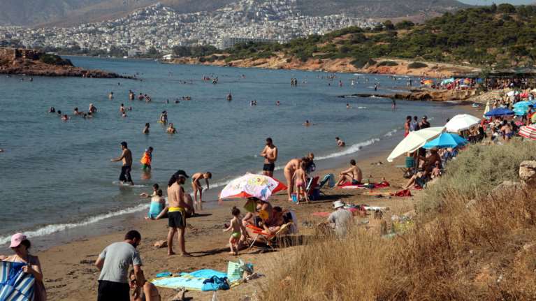 «Επέστρεψε» ο 19χρονος που έκλεβε λουόμενους στη Βουλιαγμένη