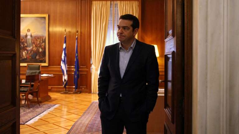 Στα «σκουπίδια» το αφήγημα Μαξίμου για την καθημερινότητα