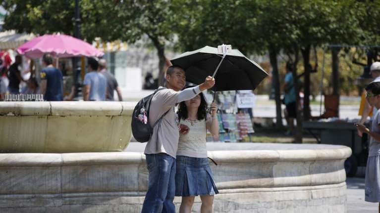 &quot;Κάηκε&quot; η Ελλάδα, στους 42.7 έφτασε η θερμοκρασία στη Λάρισα