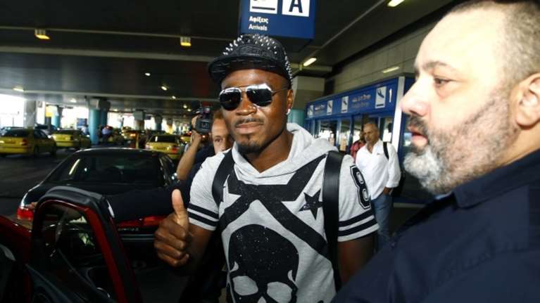 Ήρθε για τον Ολυμπιακό ο Νιγηριανός Εμενίκε       (ΦΩΤΟ)