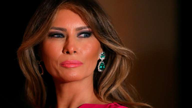 Ξεσπάθωσε η Σερ για τη Μελάνια: Είναι πάντα θλιμμένη, λες και έχει πένθος