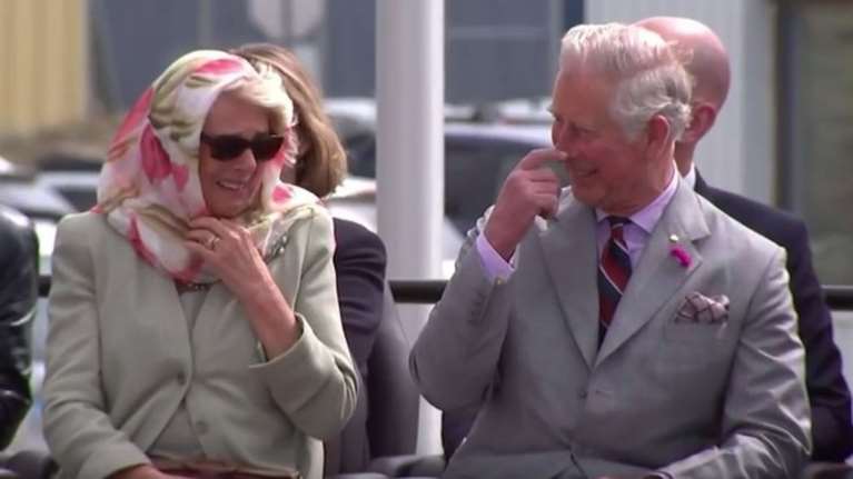 Κάρολος και Καμίλα «πέθαναν στα γέλια» σε επίσημη εκδήλωση [Βίντεο]