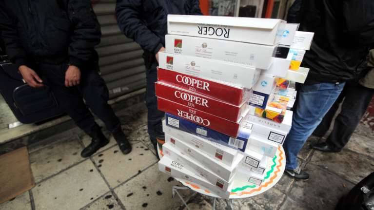 Παράνομο το 1 στα 5 πακέτα τσιγάρων που καταναλώθηκαν στην Ελλάδα το 2016