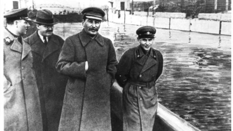 Το Κρεμλίνο αποκαθήλωσε αναμνηστική πλάκα του Στάλιν