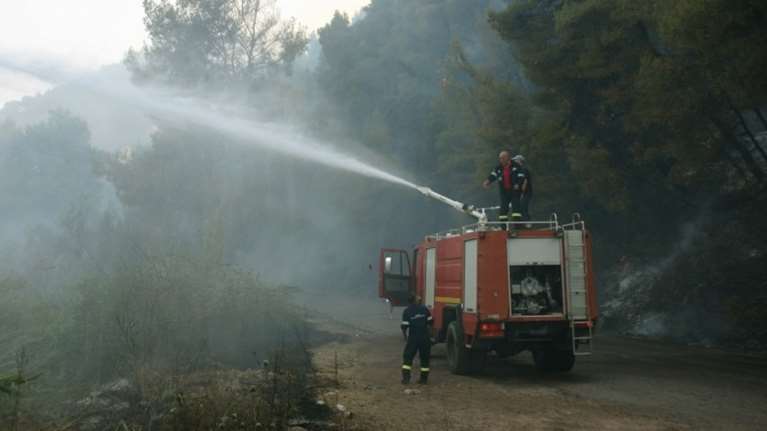 Καίγεται δάσος στη Μεταξάδα της Πύλου στη Μεσσηνία