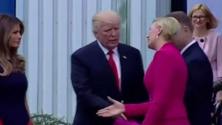 Η Πρώτη Κυρία της Πολωνίας «άδειασε» επιδεικτικά τον Τραμπ -  Βίντεο