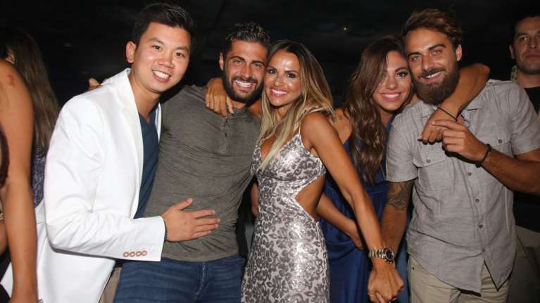 Survivor: Γλέντι ως το πρωί για τους παίκτες -  Το ζεϊμπέκικο του Μάριου